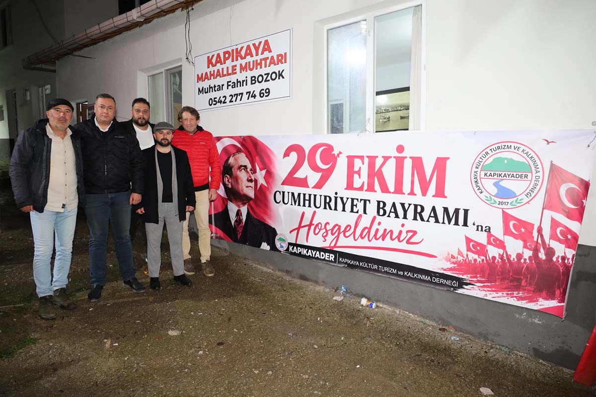 dramadan-kapikayaya-uzanan-cumhuriyet-sevgisi-nesilleri-bulusturdu-32.jpg