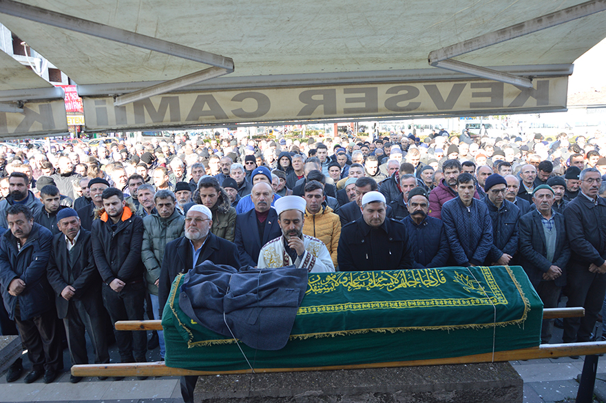 Yağlı Tohumlar Müdürü Mustafa Akyol Kalbine Yenik Düştü