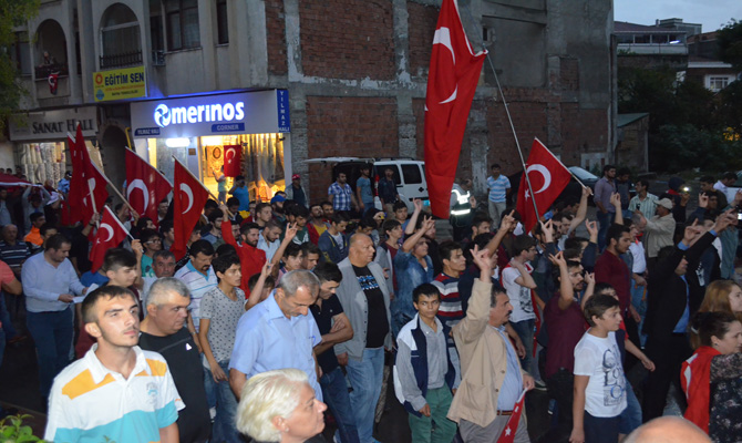 Bafra ülkü ocaklrı şehitler için yürüdü