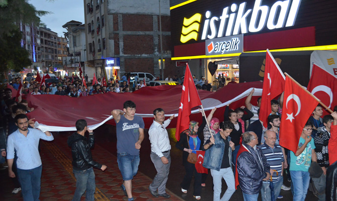 Bafra ülkü ocaklrı şehitler için yürüdü