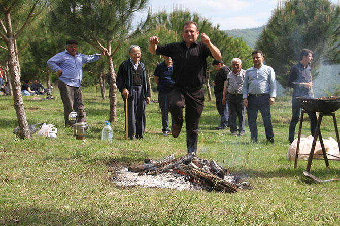 duzkoy-mahallesinde-hidirellez-kutlamasi-5.jpg