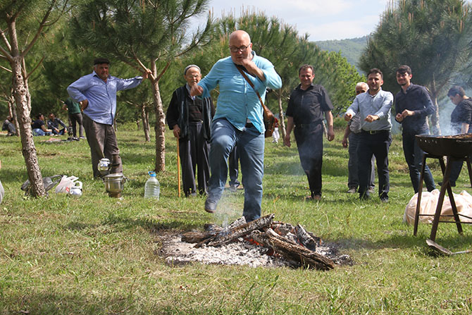 duzkoy-mahallesinde-hidirellez-kutlamasi-6.jpg