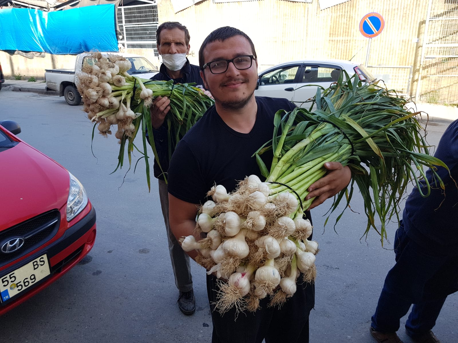 Genç Girişimciden Vatandaş Sarımsak'ı 10 TL' den Tüketecek