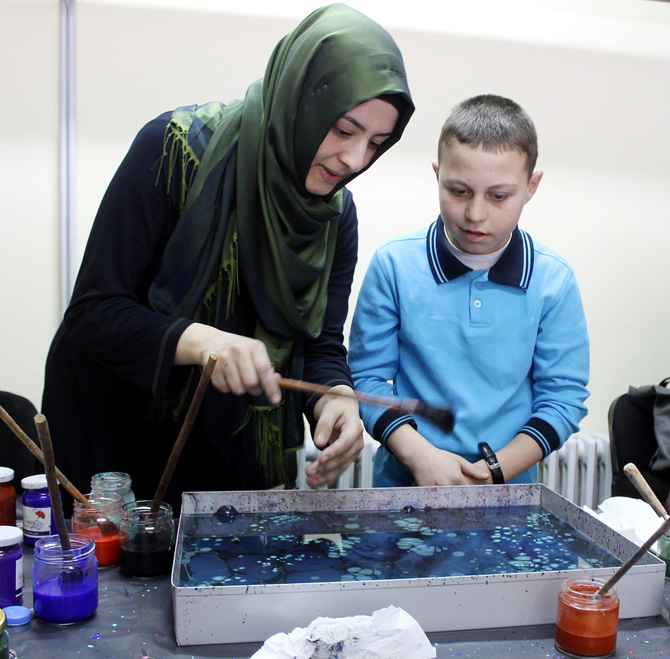 ebru-sanati-19mayisda-tanitildi-002.jpg