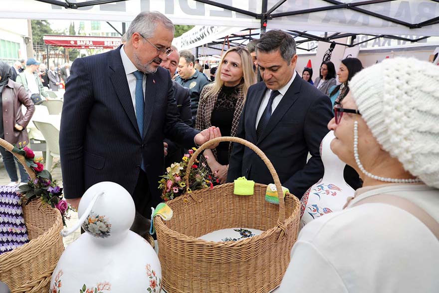 engelleri-sanatla-astilar-bafrada-anlamli-sergi-3.jpg