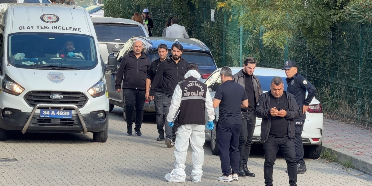 eski-okuluna-uniformayla-geldi-6-ogrenciyi-bicakladi-001.jpg