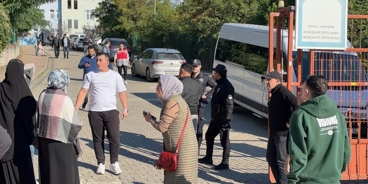 eski-okuluna-uniformayla-geldi-6-ogrenciyi-bicakladi.jpg