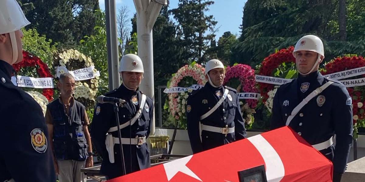 eski-rize-valisi-muharrem-bartin-istanbulda-dualarla-defnedildi-2.jpg