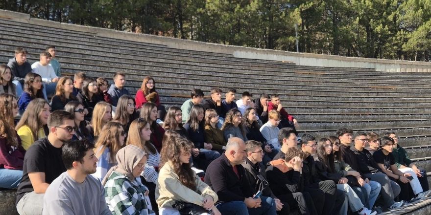 fen-lisesi-ogrencilerinden-istanbul-ve-ankara-universitelerine-tanitim-gezisi-5.jpg