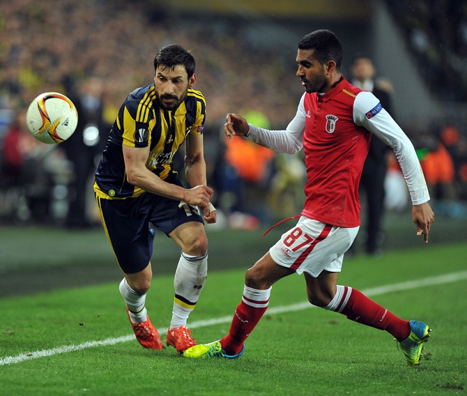 fenerbahce-topal-ile-guldu-001.jpg