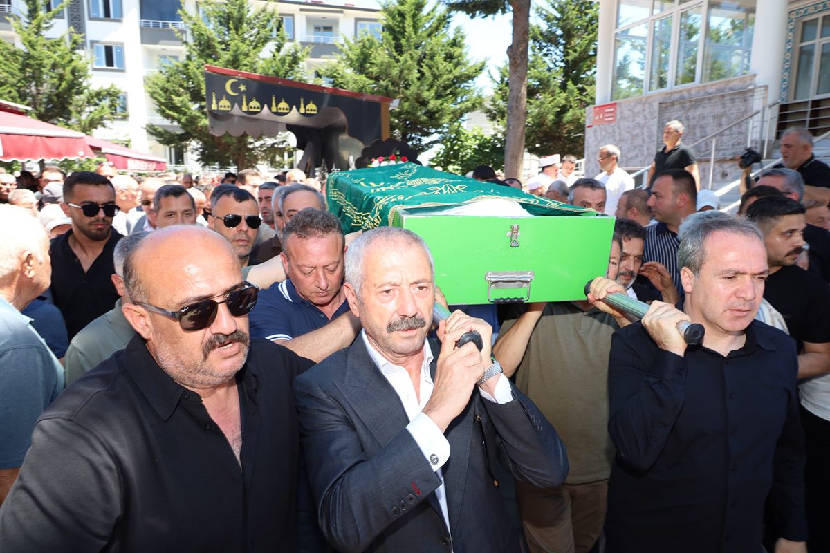fethi-tunc-son-yolculuguna-ugurlandi-10.jpg