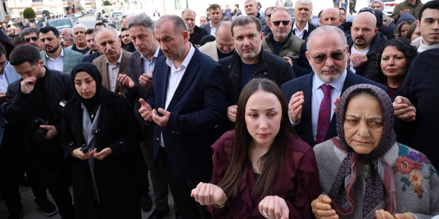 fizyoterapist-elif-albayrak-irem-demet-acildi-007.jpg