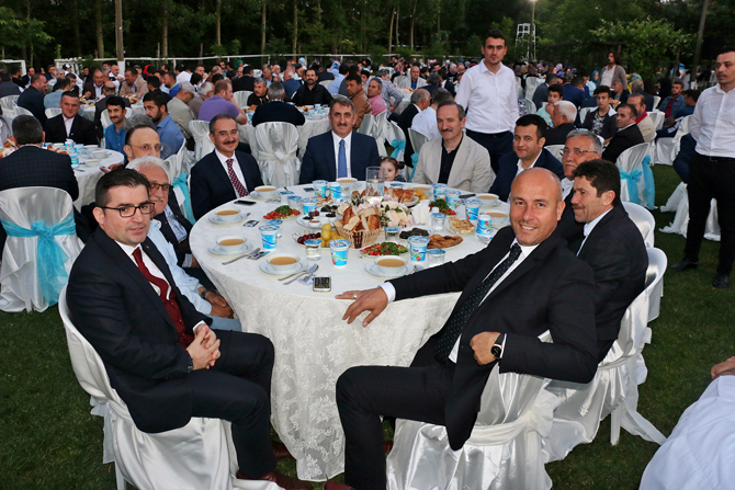 fuat-koktas-dan-iftar-yemegi-002.JPG