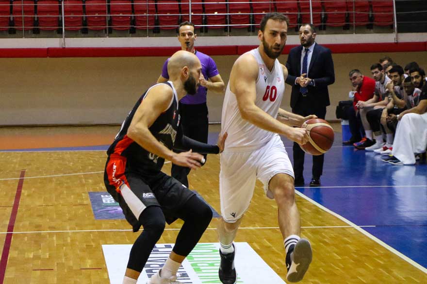 futboldan-sonra-basketde-kazandik-2.jpg