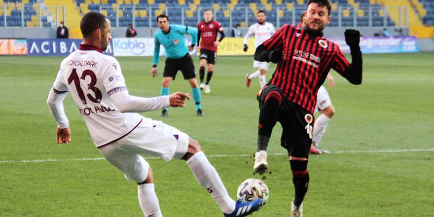 genclerbirilgi-0-trabzonspr-1-ilk-yari-sonucu3.jpg