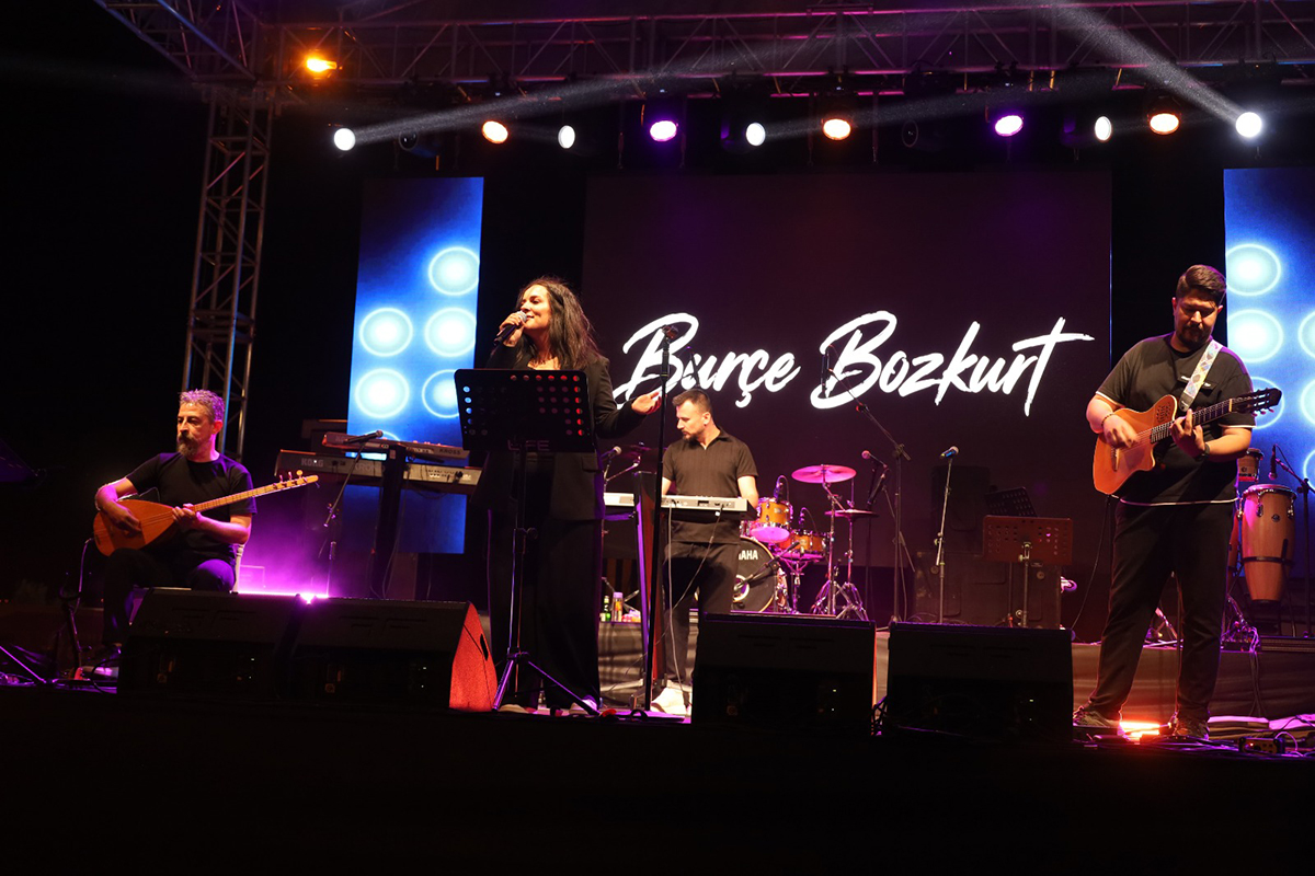geyikkosanda-rafet-el-roman-ruzgari-25-bin-kisi-bulustu-5.jpg