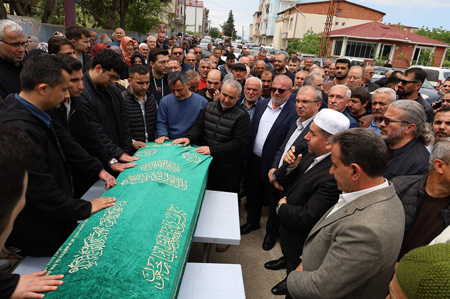 haci-bayram-ozkok-dualarla-son-yolculuguna-ugurlandi-1.jpg