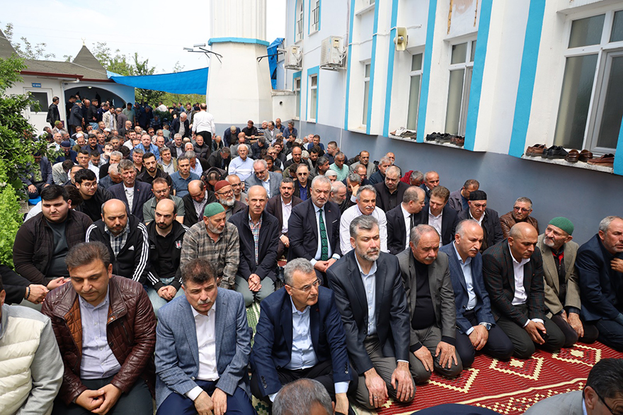 haci-bayram-ozkok-dualarla-son-yolculuguna-ugurlandi-10.jpg