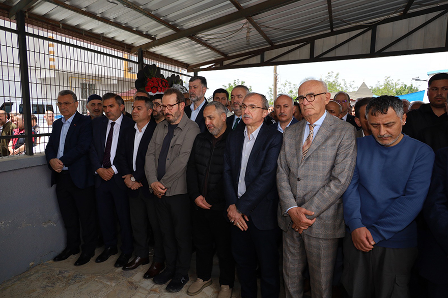 haci-bayram-ozkok-dualarla-son-yolculuguna-ugurlandi-12.jpg