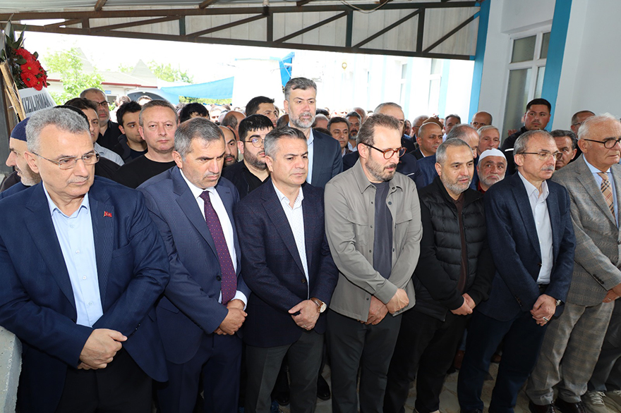 haci-bayram-ozkok-dualarla-son-yolculuguna-ugurlandi-13.jpg