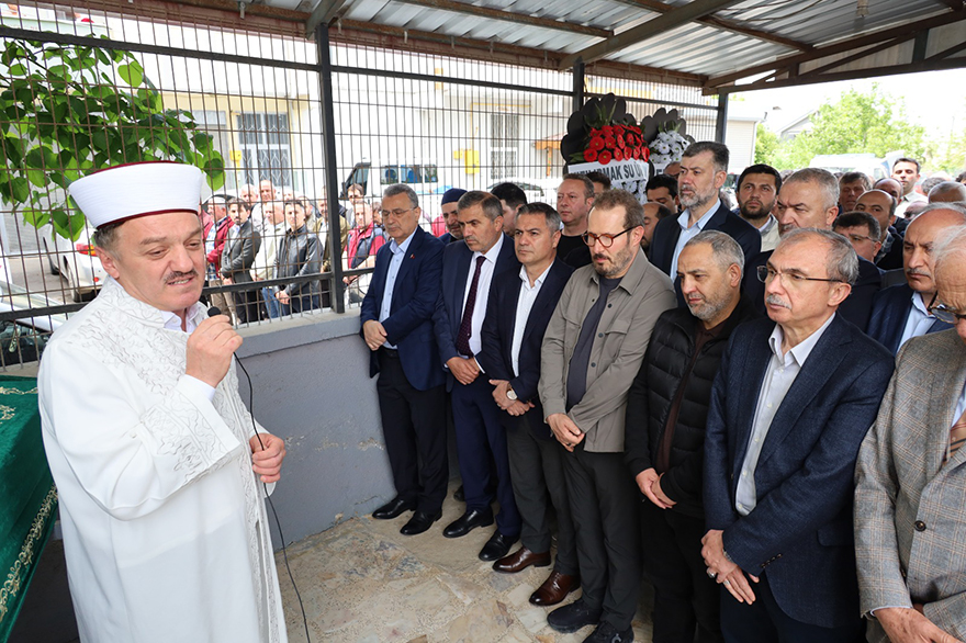 haci-bayram-ozkok-dualarla-son-yolculuguna-ugurlandi-15.jpg