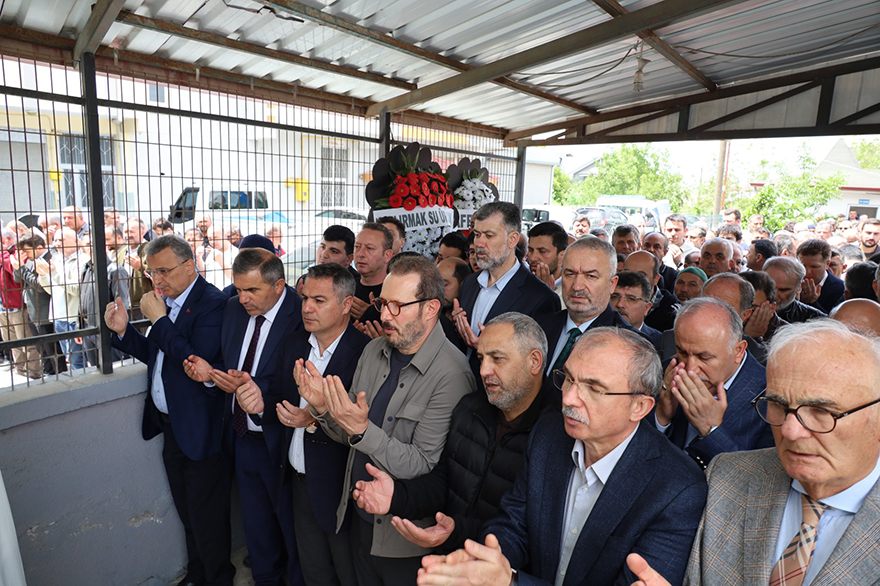 haci-bayram-ozkok-dualarla-son-yolculuguna-ugurlandi-18.jpg
