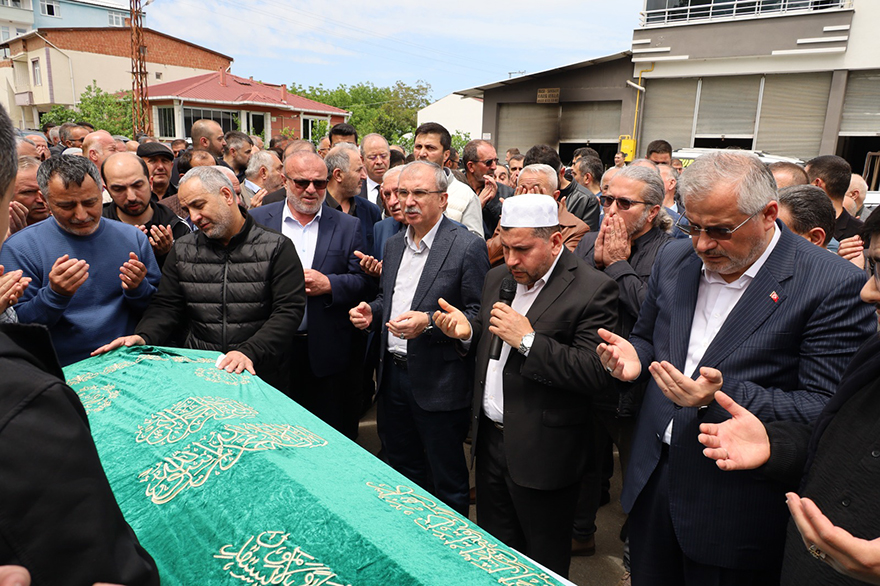 haci-bayram-ozkok-dualarla-son-yolculuguna-ugurlandi-2.jpg