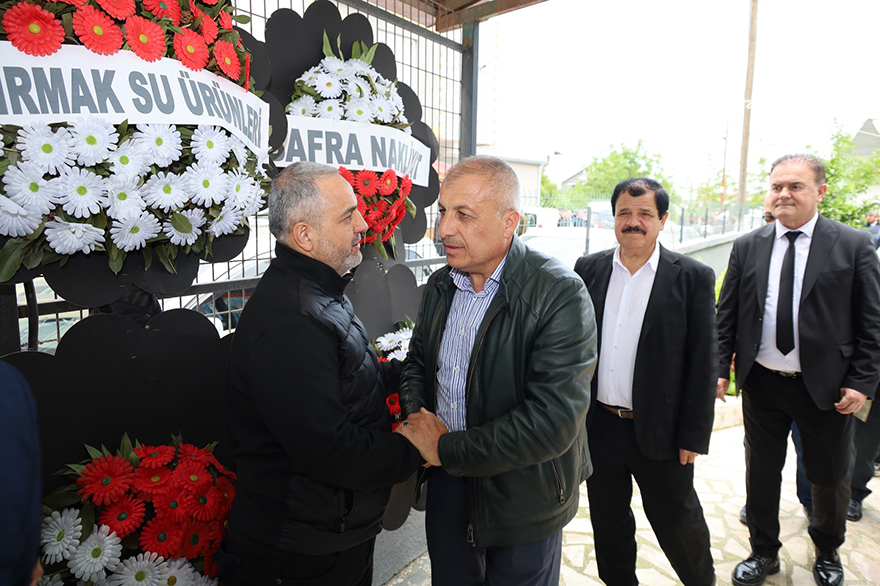 haci-bayram-ozkok-dualarla-son-yolculuguna-ugurlandi-3.jpg