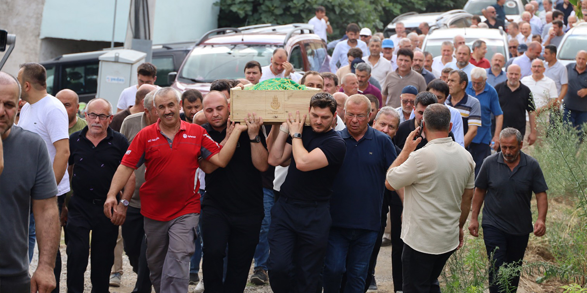 haci-sevket-asci-dualarla-defnedildi-10.jpg