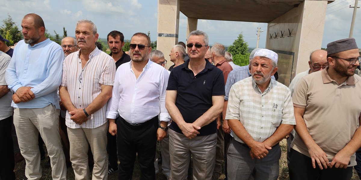 haci-sevket-asci-dualarla-defnedildi-7.jpg