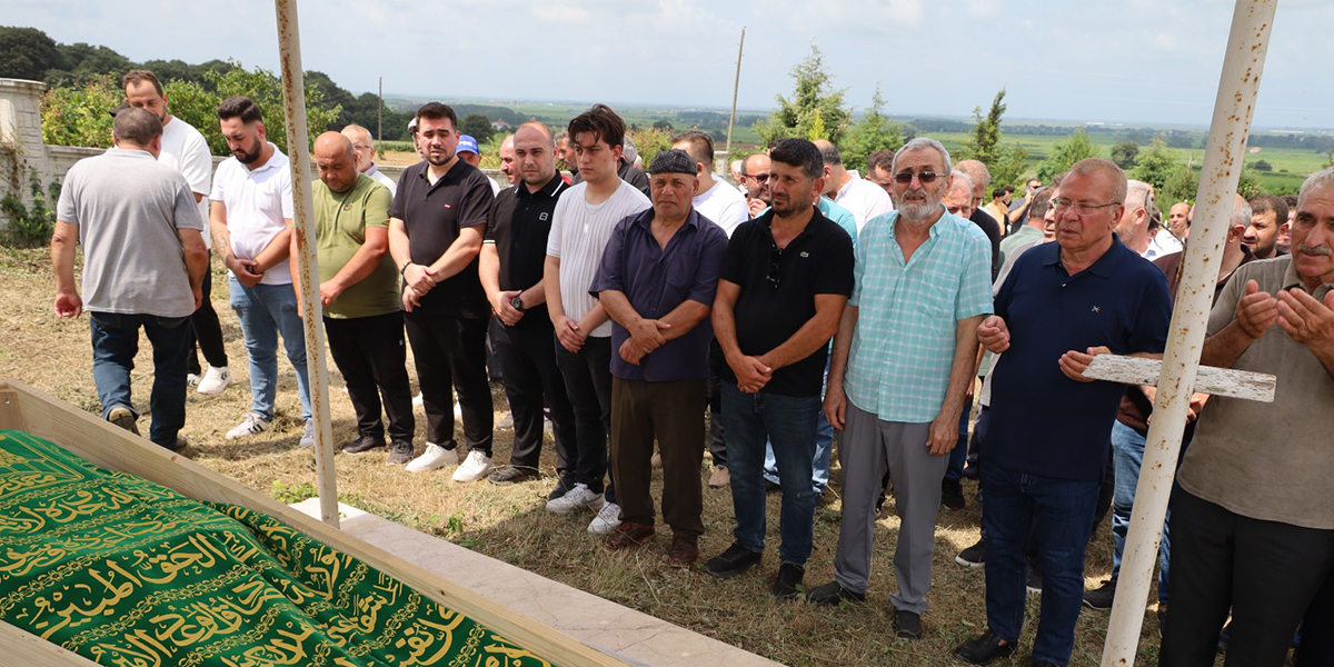 haci-sevket-asci-dualarla-defnedildi-9.jpg