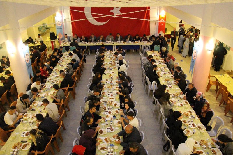 hamidiye-imam-hatip-lisesinden-iftar-002.jpeg