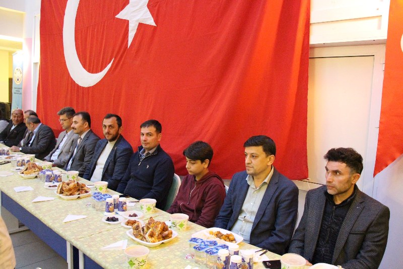 hamidiye-imam-hatip-lisesinden-iftar.jpeg