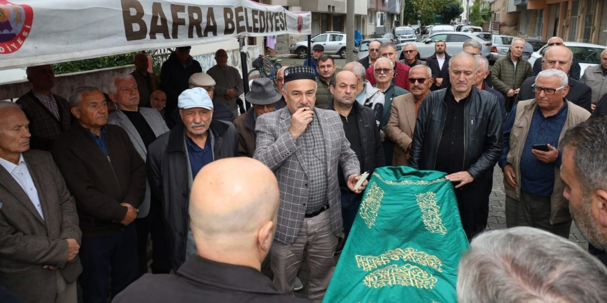 hasan-davran-dualarla-defnedildi-003.jpg