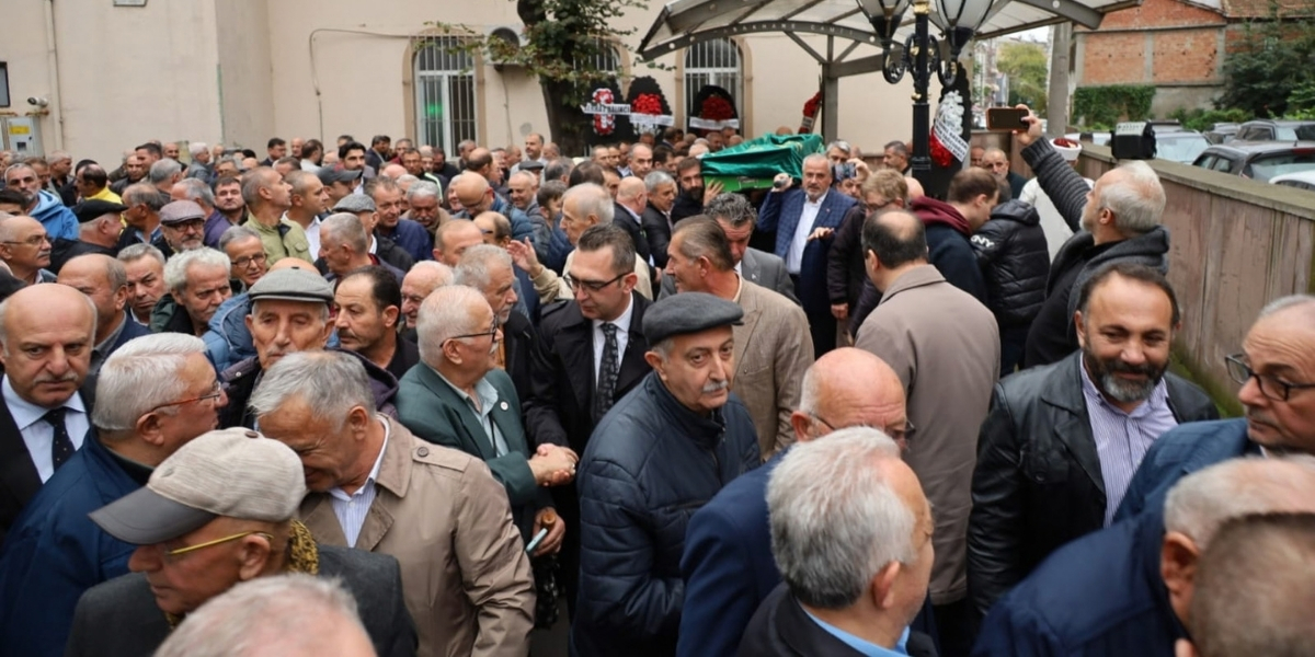 hasan-davran-dualarla-defnedildi.jpg