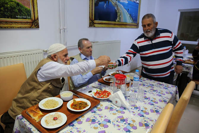 huzur-evinde-ramazan-002.jpg