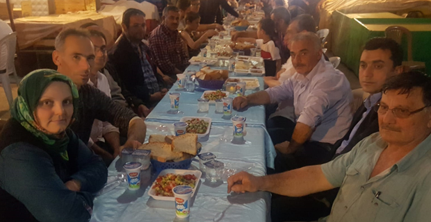 iftar-yemeginde-bulustu-5.jpg