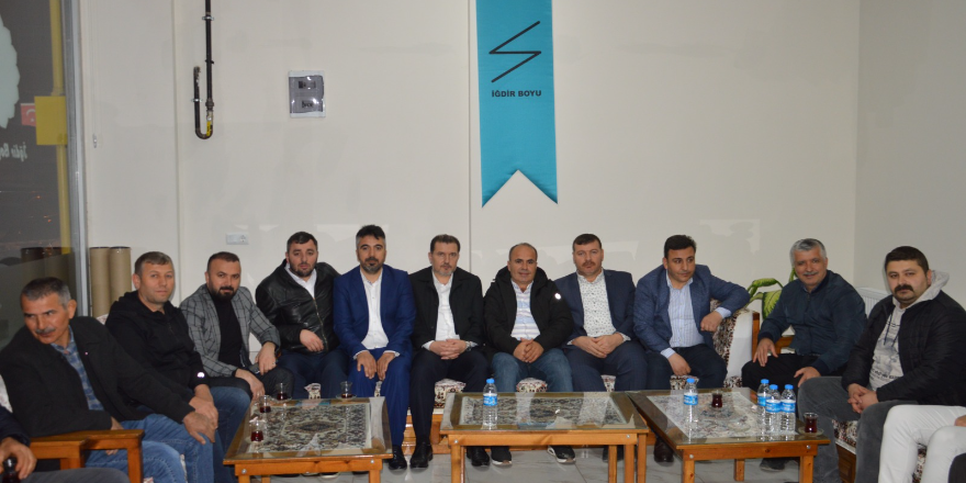 igdir-boyu-derneginin-maneviyat-dolu-iftar-yemeginde-oruclar-husu-icinde-acildi-017.png