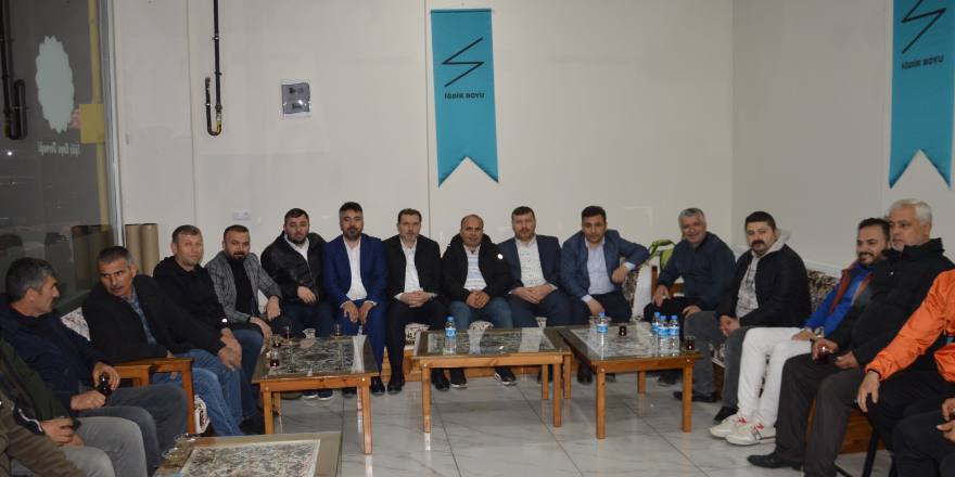 igdir-boyu-derneginin-maneviyat-dolu-iftar-yemeginde-oruclar-husu-icinde-acildi-019.png