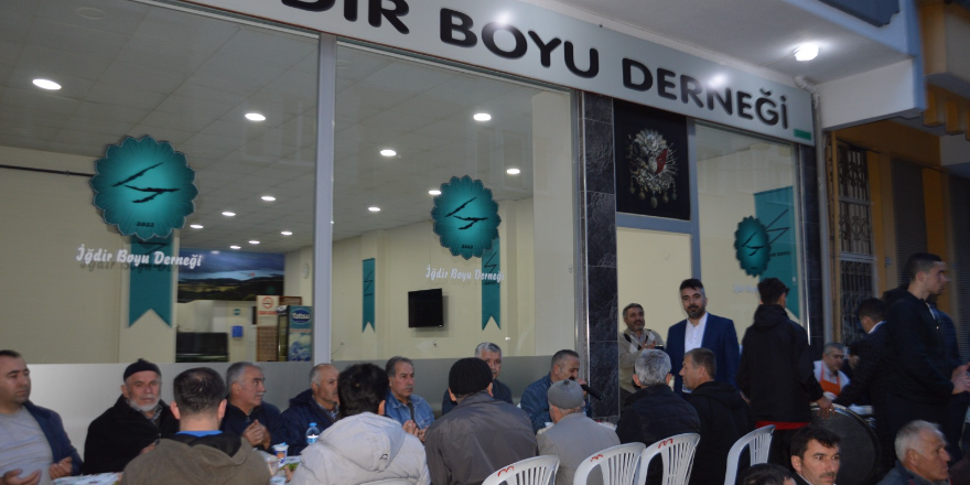 igdir-boyu-derneginin-maneviyat-dolu-iftar-yemeginde-oruclar-husu-icinde-acildi-020.png