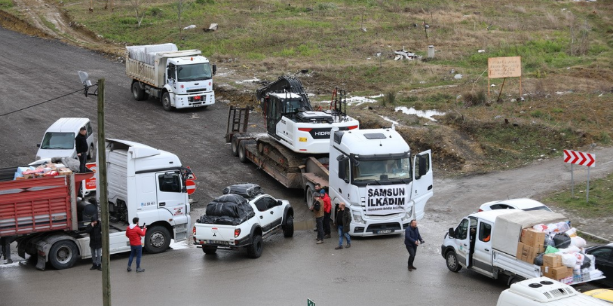 ilkadimdan-deprem-bolgesine-is-makineleri-ve-4-tir-dolusu-yardim.png