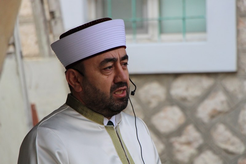 imam-ve-ogretmen-esi-amasyaya-defnedildi-004.jpg