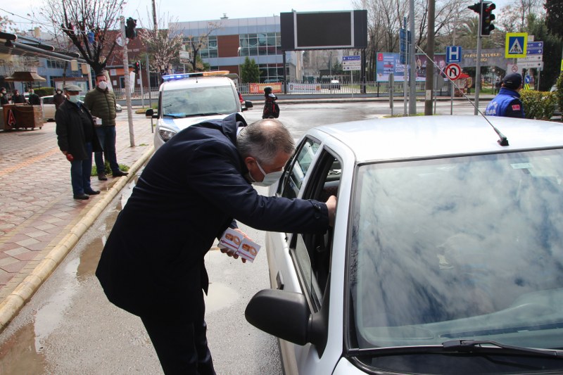 Başkan Hamit Kılıç, Kandil Simidi dağıttı