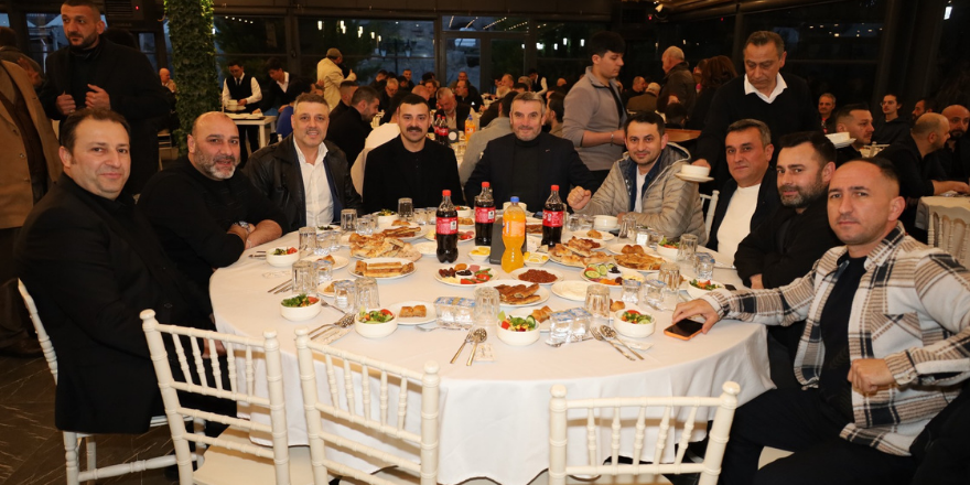 is-insani-eyup-atmacadan-geleneksel-iftar-yemegi9.png