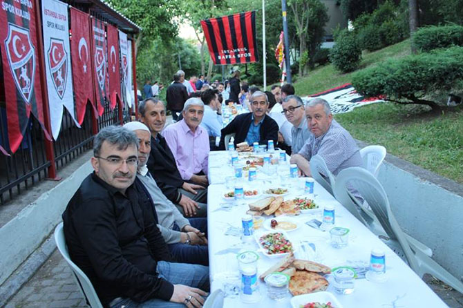 istanbulda-bafralilar-iftarda-bir-araya-geldiler-4.jpg