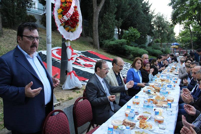 istanbulda-bafralilar-iftarda-bir-araya-geldiler-54.jpg