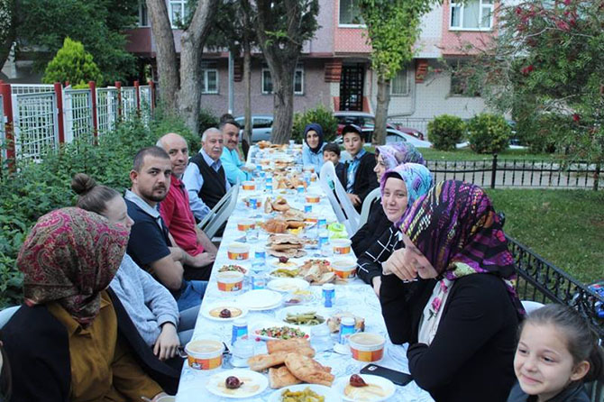 istanbulda-bafralilar-iftarda-bir-araya-geldiler-66.jpg