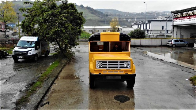 izledigi-filmden-etkilendi600-bin-tl-degerinde-okul-otobusu-yaptirdi-001.jpg