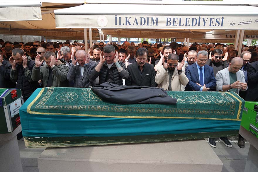 kacirdigi-kizin-kardesi-tarafindan-oldurulen-genc-damatlik-ceketiyle-ugurlandi-1.jpg