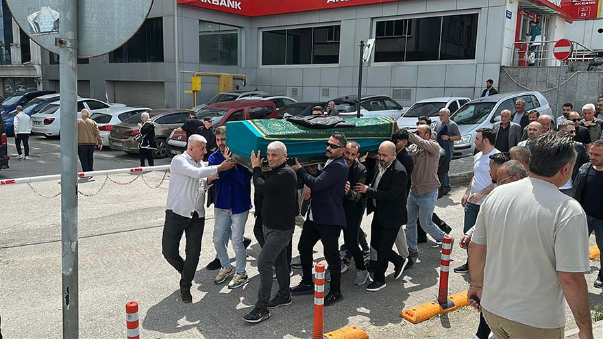 kacirdigi-kizin-kardesi-tarafindan-oldurulen-genc-damatlik-ceketiyle-ugurlandi-3.jpg